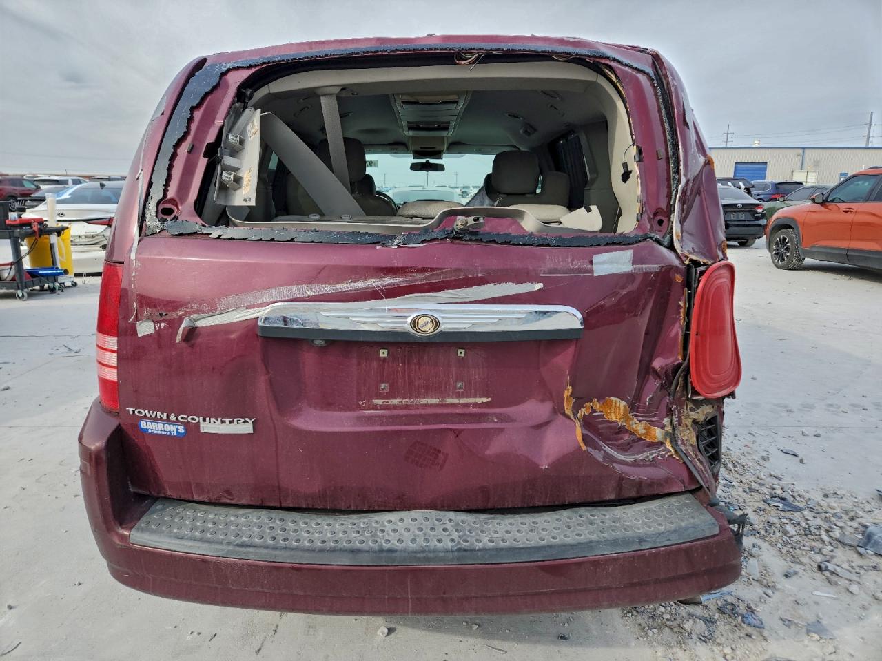 Chrysler Minivan Touring Image 10