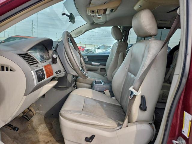 Chrysler Minivan Touring Image 9