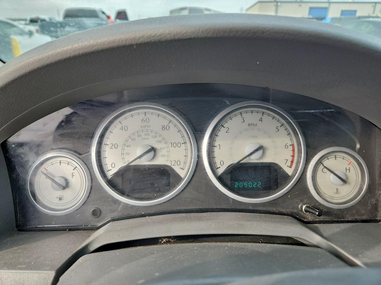 Chrysler Minivan Touring Image 7