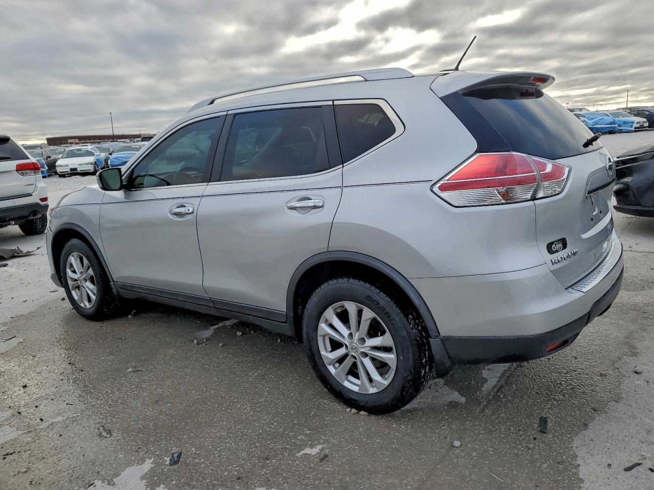 Nissan Rogue S Image 3