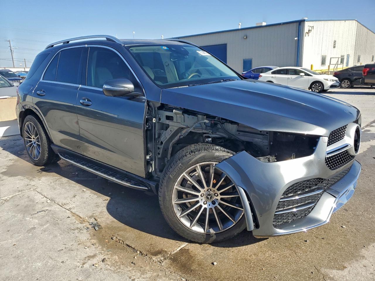 Mercedes-Benz GLE 350 Image 2