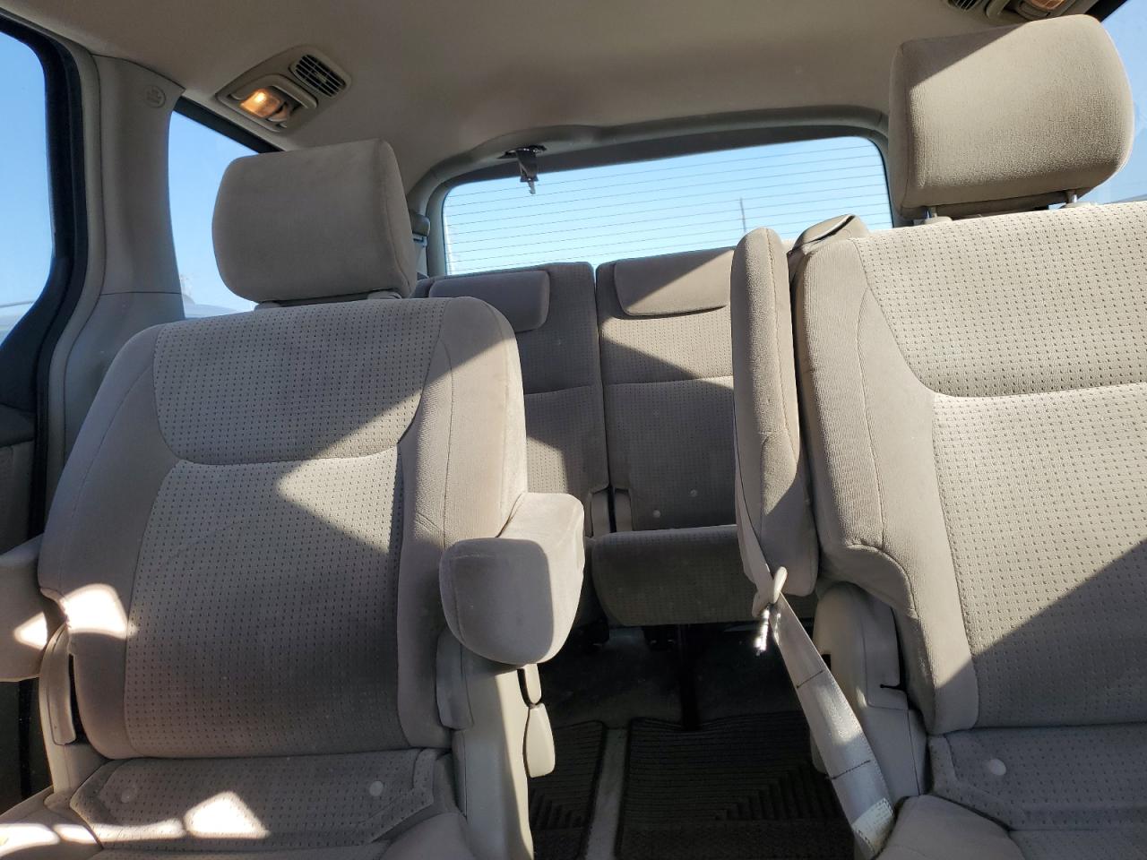 Toyota Sienna Ce Image 11