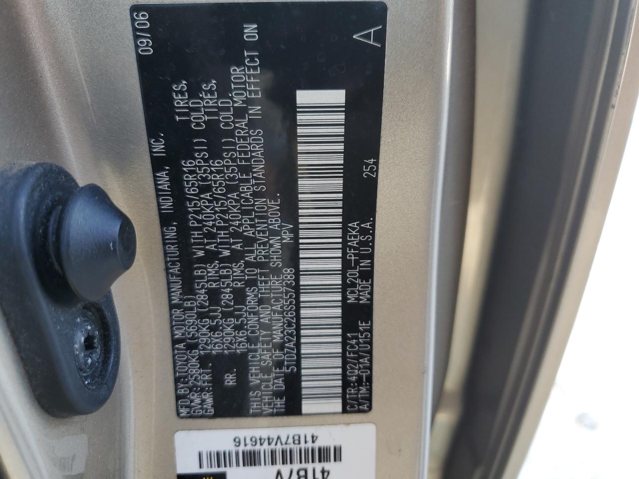 Toyota Sienna Ce Image 8