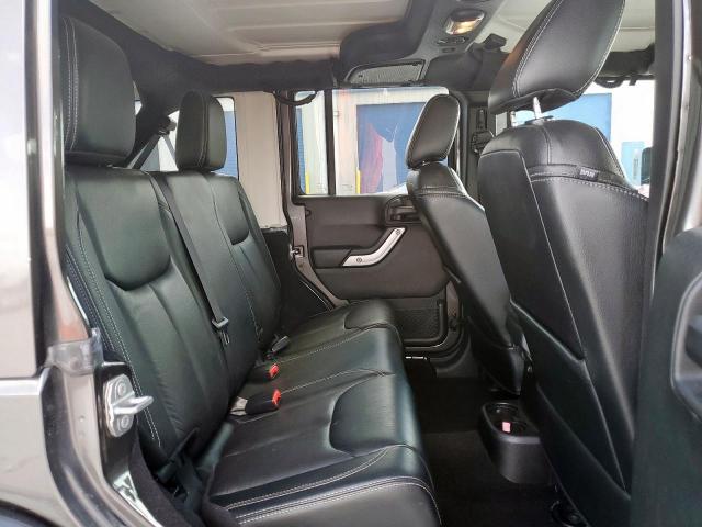 Jeep Wrangler Sahara Image 6