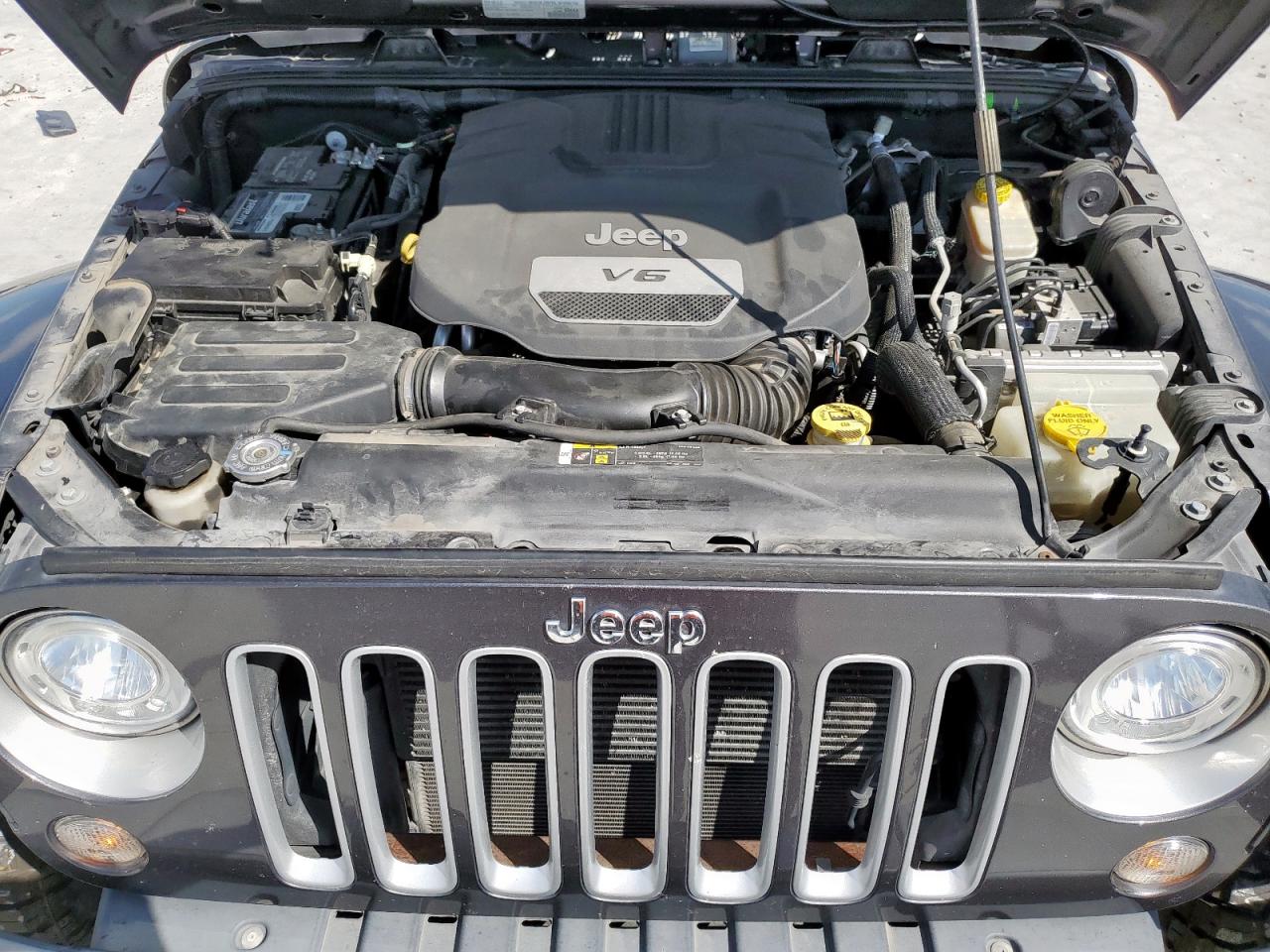 Jeep Wrangler Sahara Image 9