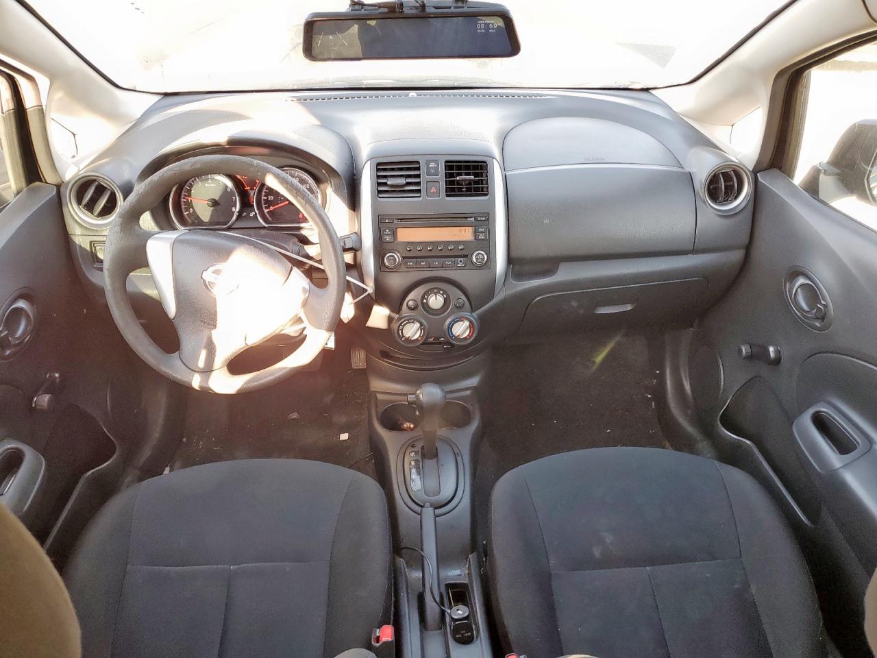Nissan Versa S Image 9