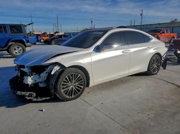  Salvage Lexus Es