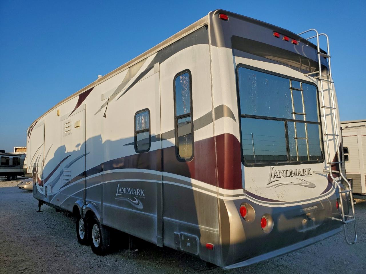 Heart Land Landmark Image 2