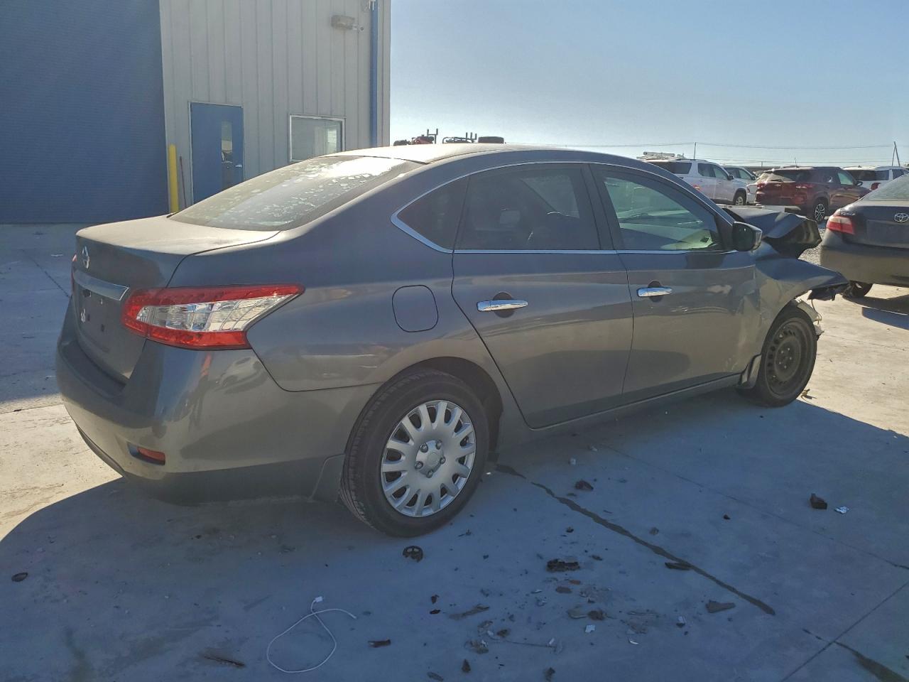 Nissan Sentra S Image 2