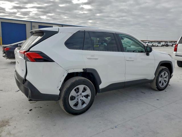 Toyota RAV4 Le Image 8