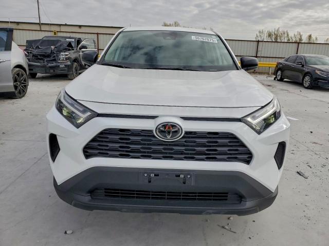 Toyota RAV4 Le Image 3