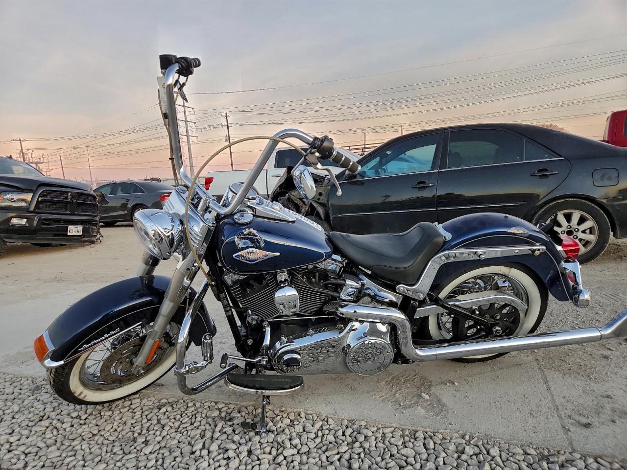 Harley-Davidson Fl Heritage Softail Classic Image 2