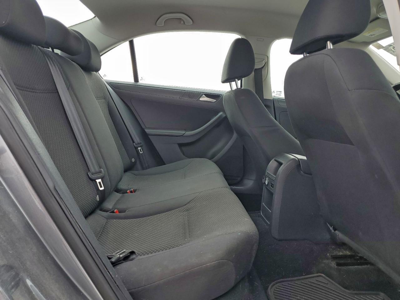 Volkswagen Jetta Base Image 7