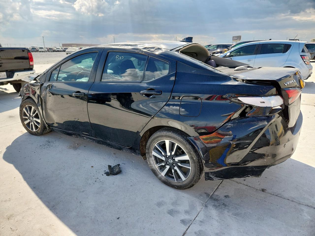 Nissan Versa Sv Image 6