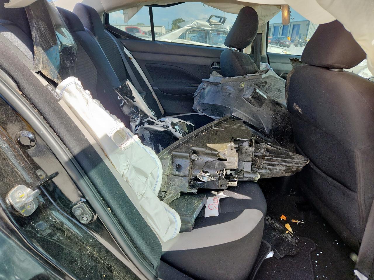 Nissan Versa Sv Image 3