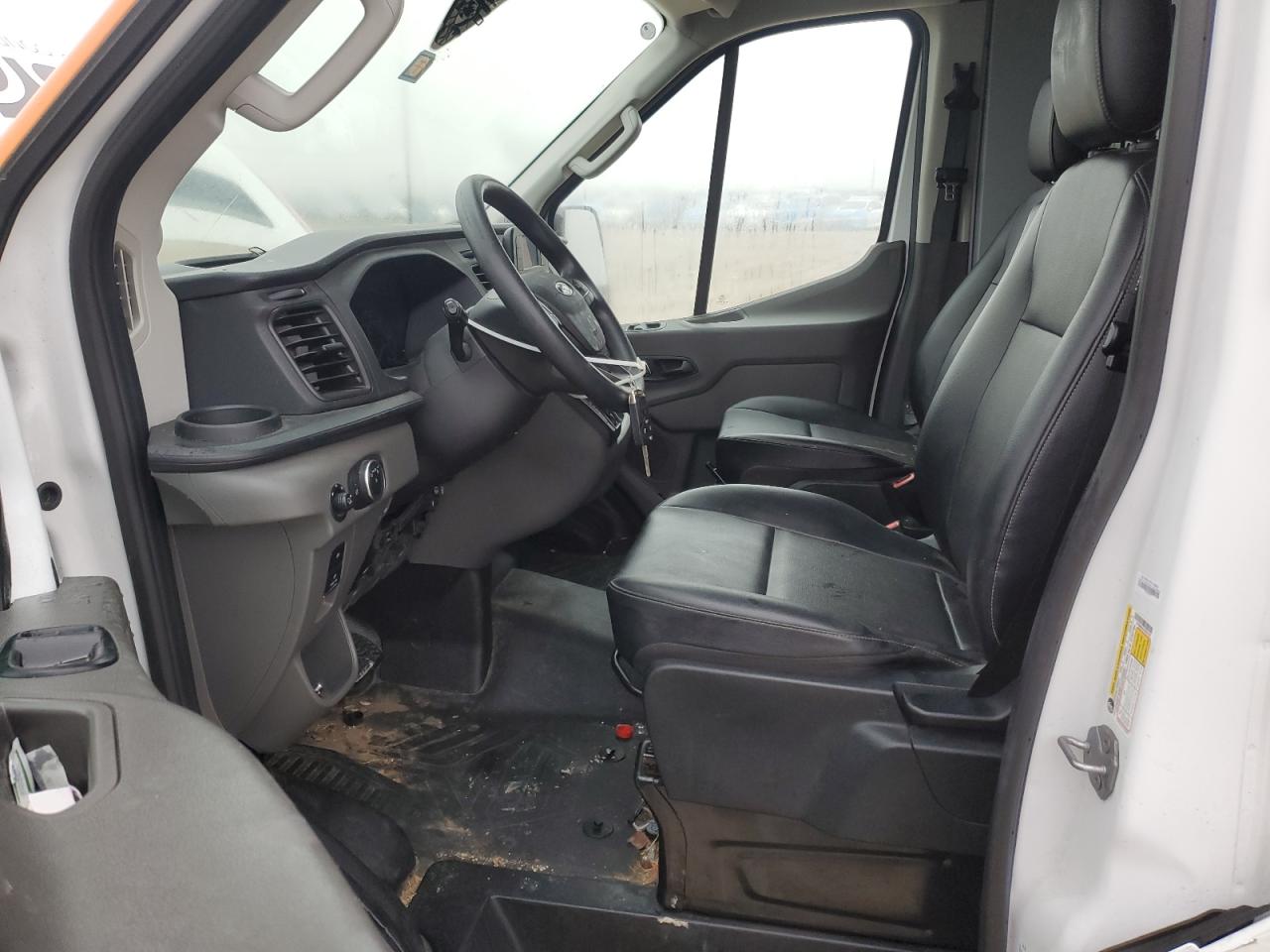 Ford Transit T-350 Image 11