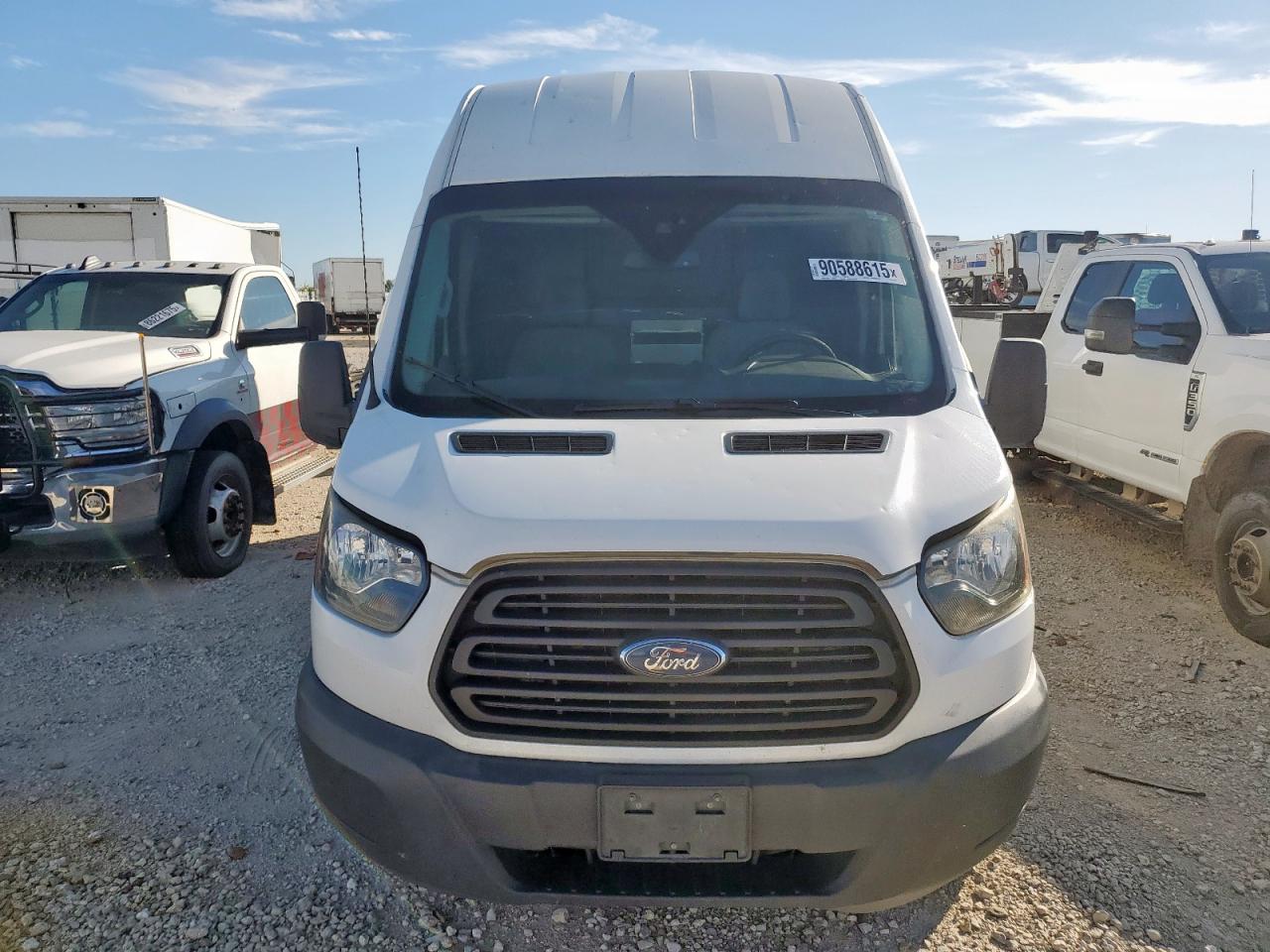 Ford Transit T-250 Image 3