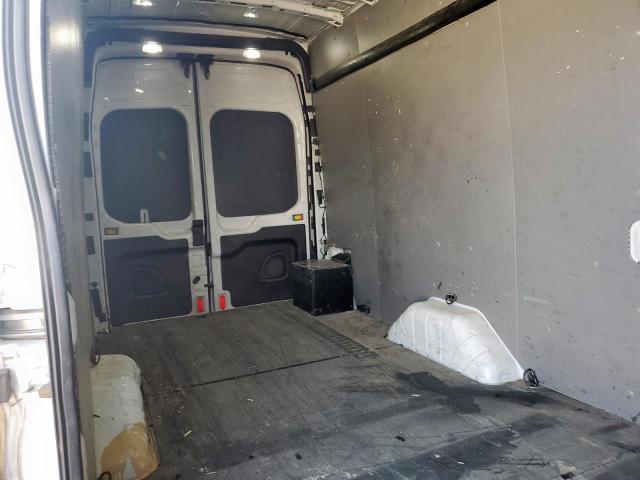 Ford Transit T-250 Image 6