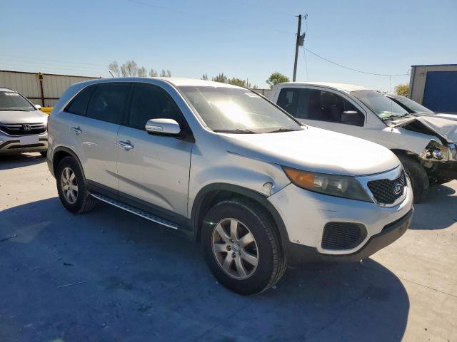 Kia Sorento Base Image 12