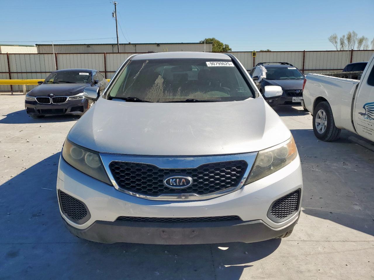 Kia Sorento Base Image 5