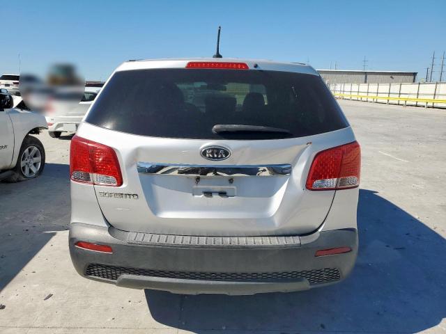Kia Sorento Base Image 4