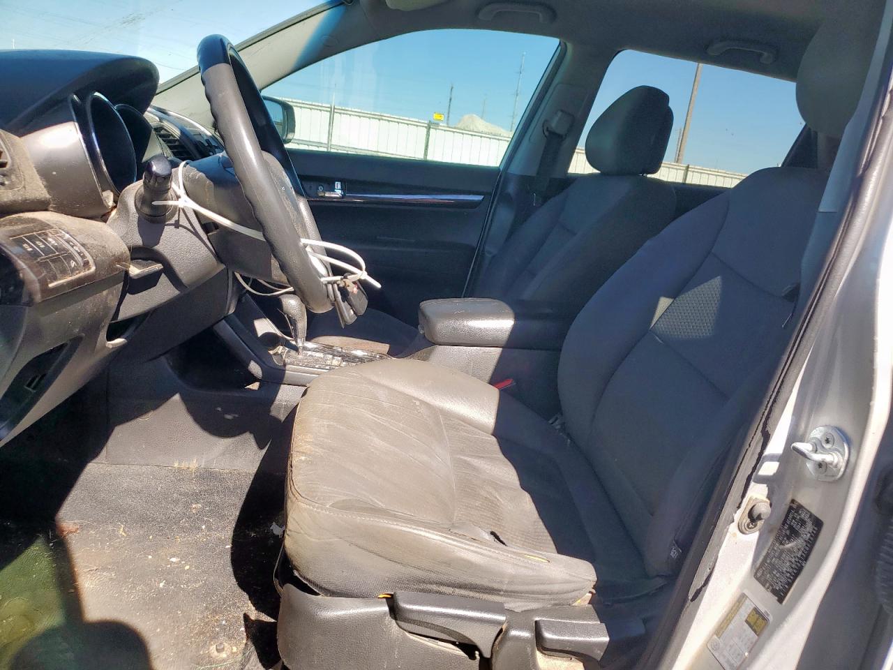 Kia Sorento Base Image 6