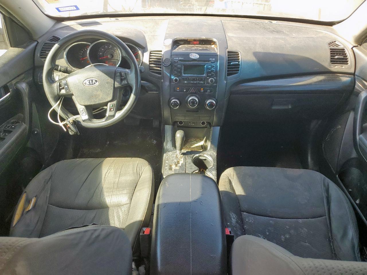 Kia Sorento Base Image 9