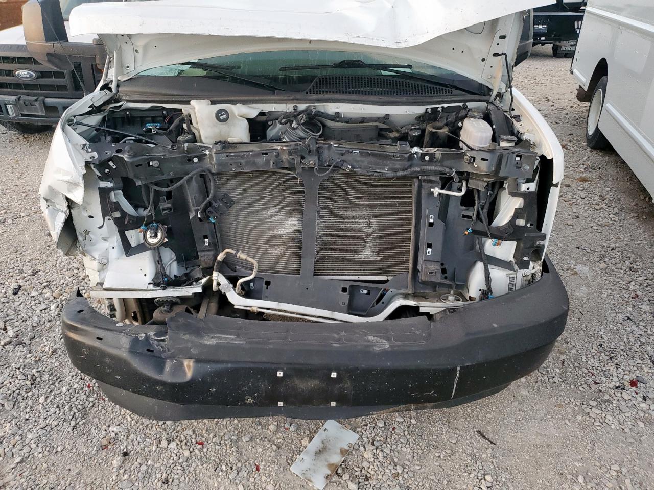 Chevrolet Express Image 11