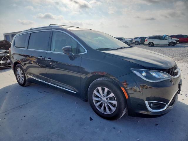 Chrysler Pacifica Touring L Image 5