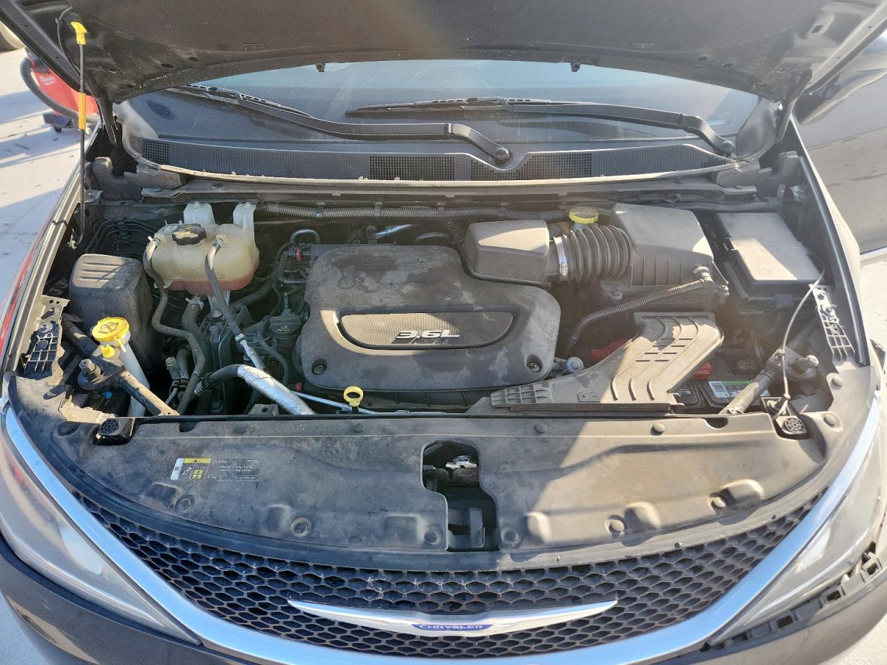 Chrysler Pacifica Touring L Image 7