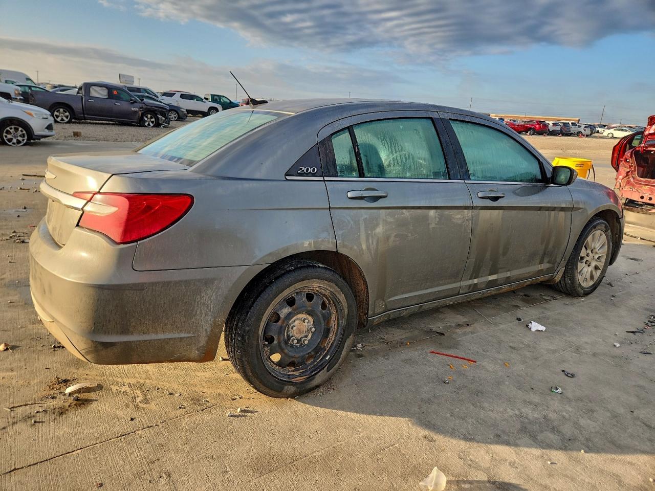 Chrysler 200 Lx Image 10