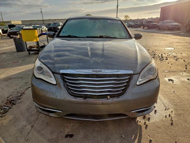 Chrysler 200 Lx Image 3