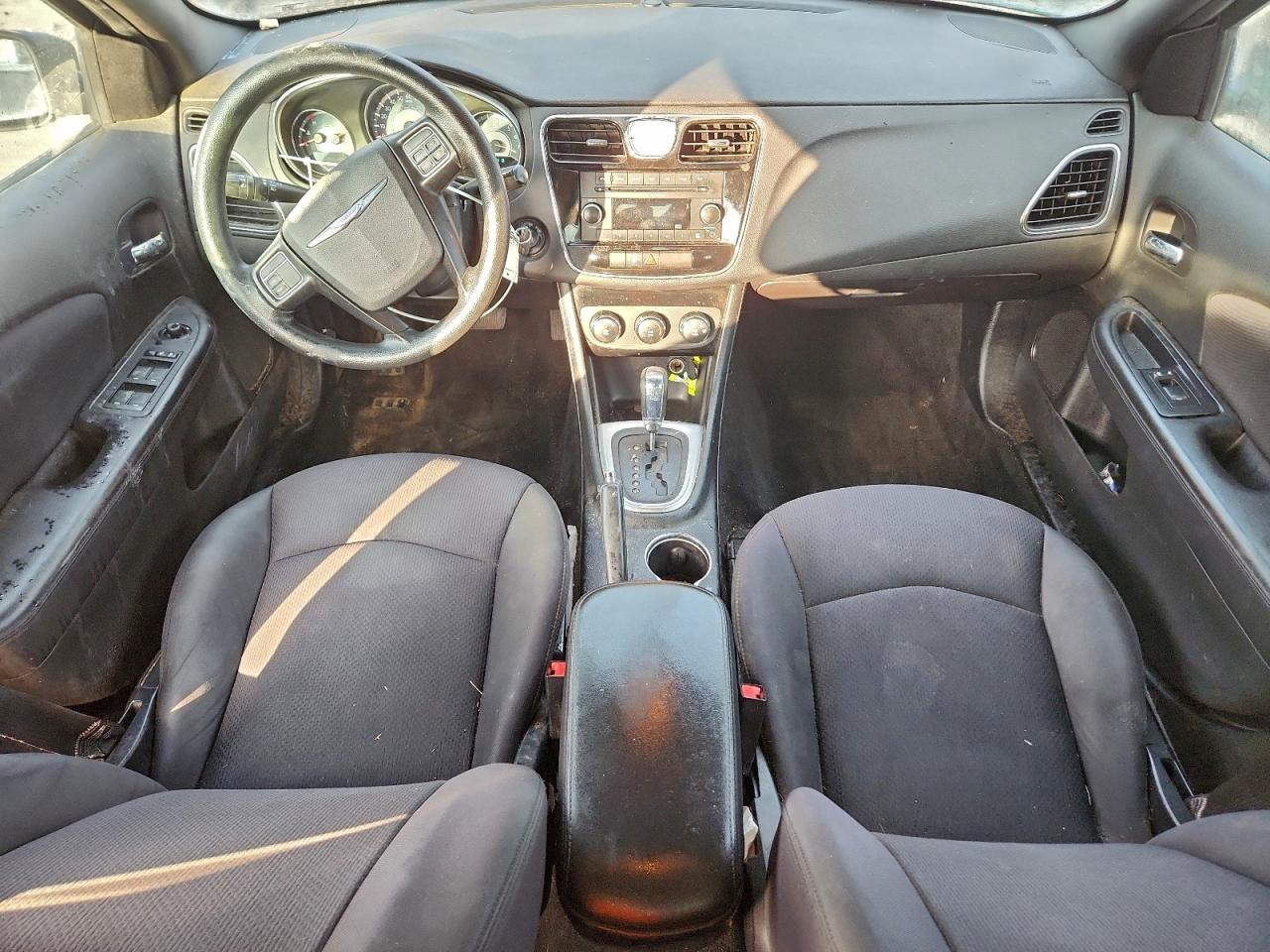 Chrysler 200 Lx Image 6