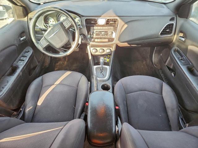 Chrysler 200 Lx Image 6