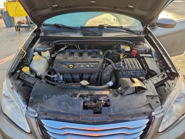 Chrysler 200 Lx Image 12