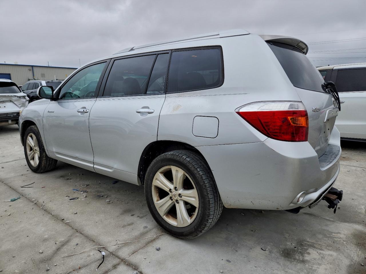Toyota Highlander Limited Image 2