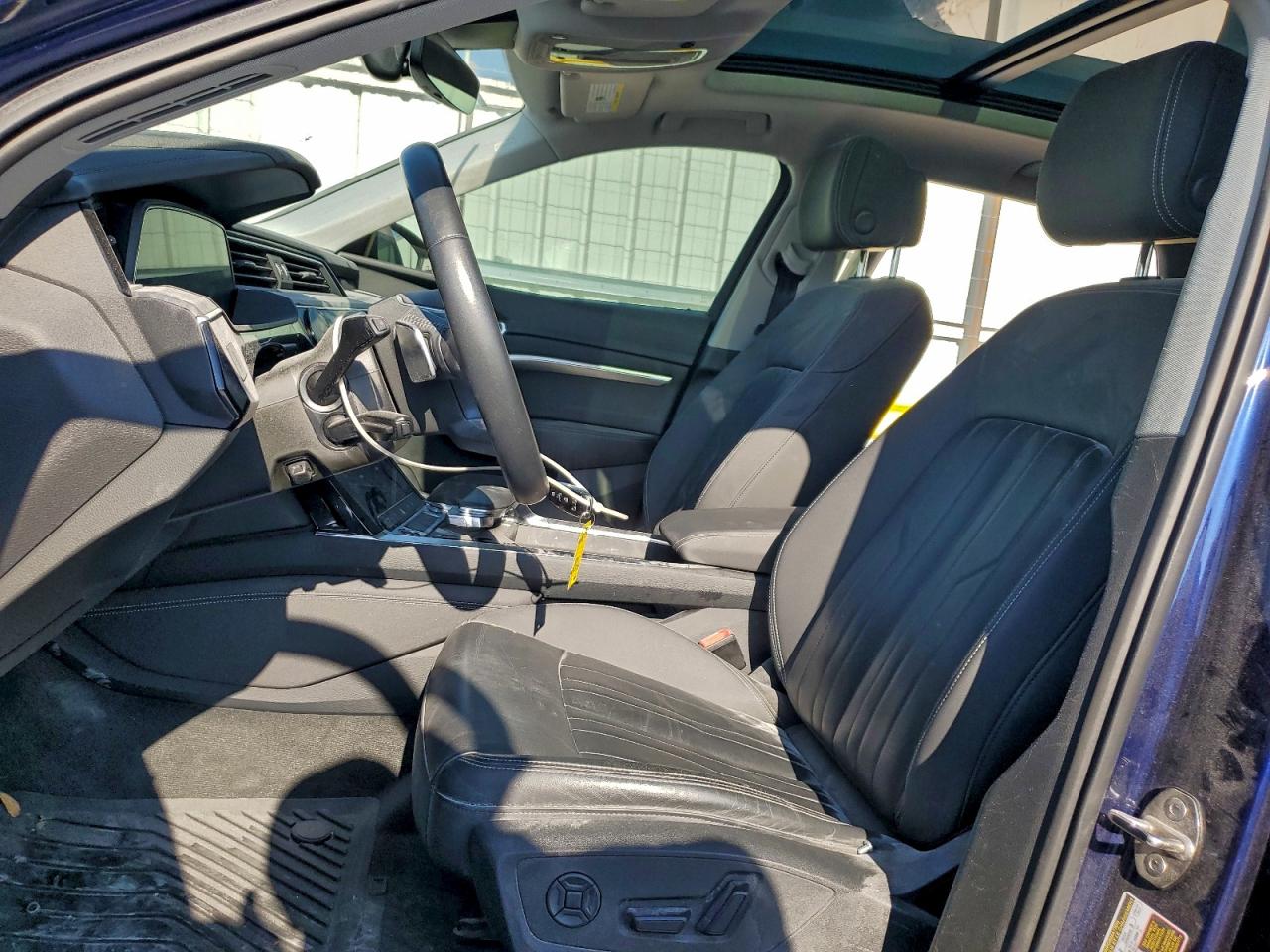 Audi e-tron Premium Image 6