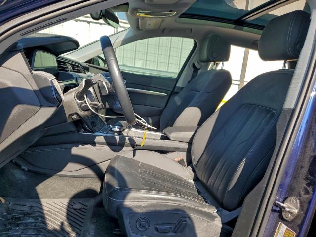 Audi e-tron Premium Image 6