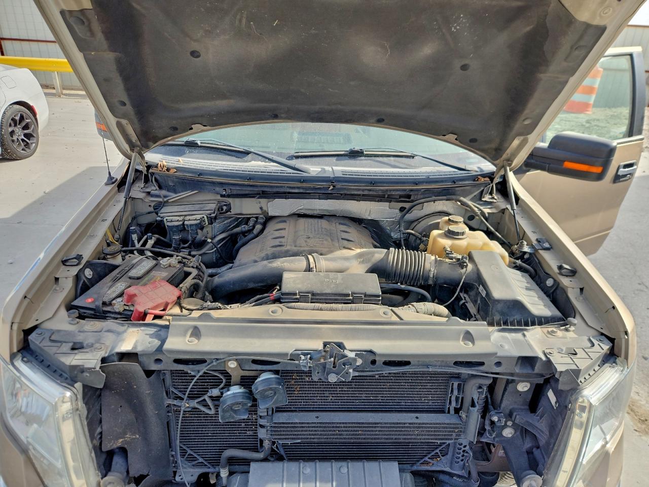 Ford F-150 Supercrew Image 10