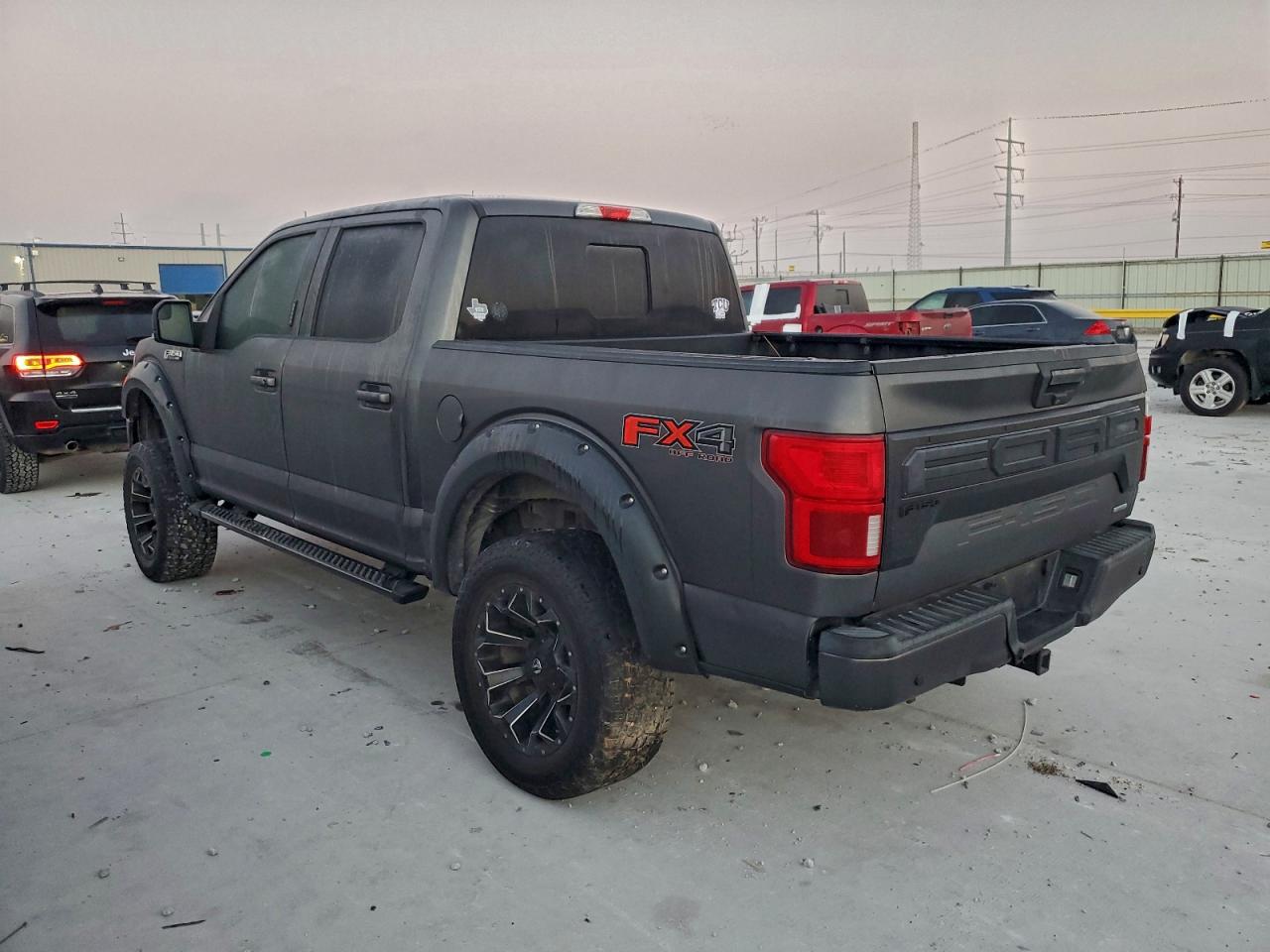 Ford F-150 Supercrew Image 4