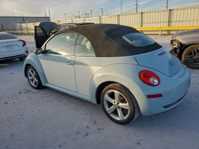 Volkswagen Beetle Image 2