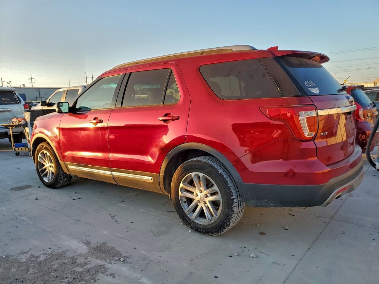 Ford Explorer Xlt Image 11