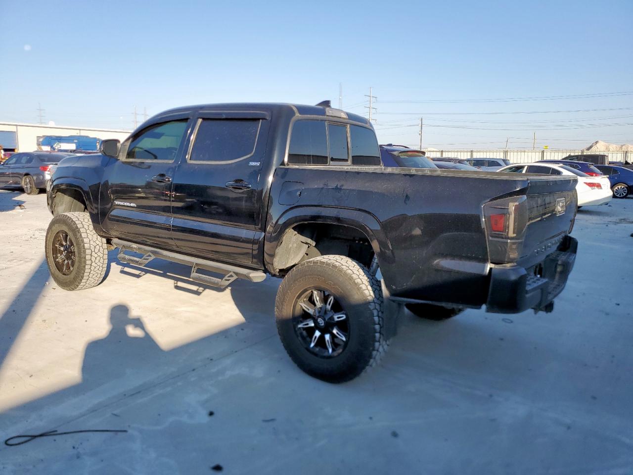 Toyota Tacoma Double Cab Image 11