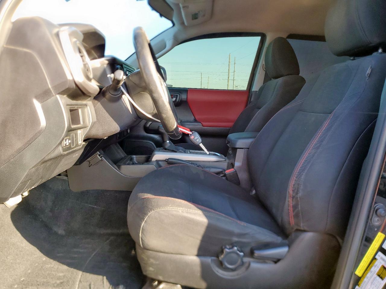 Toyota Tacoma Double Cab Image 4