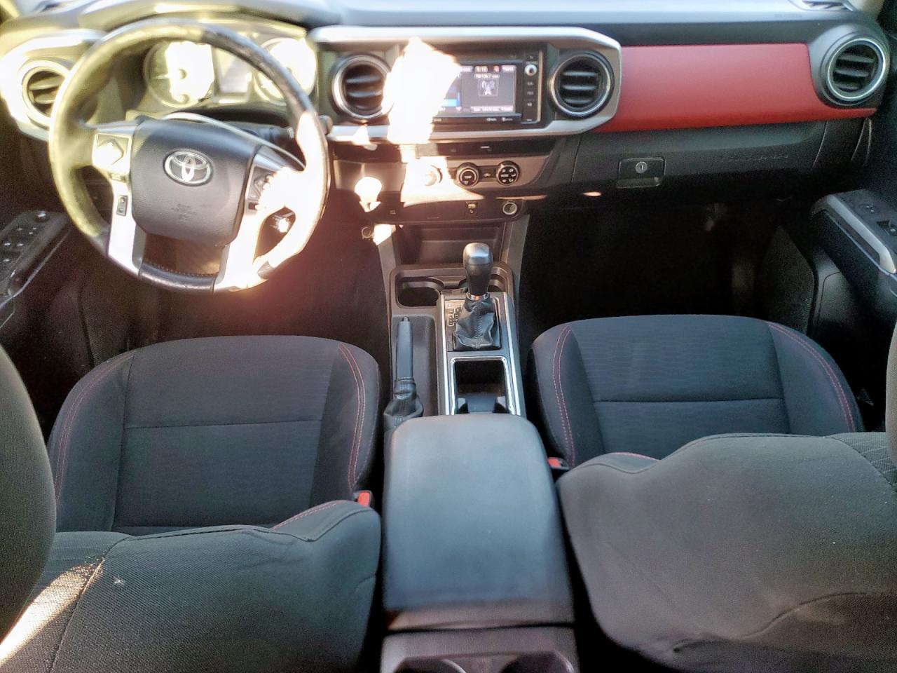 Toyota Tacoma Double Cab Image 8