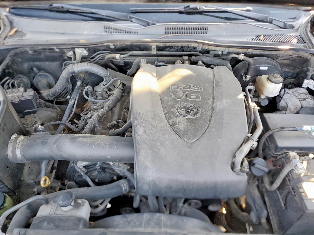 Toyota Tacoma Double Cab Image 9