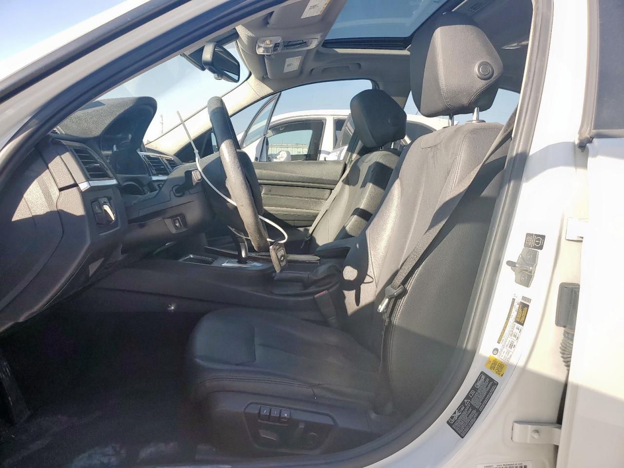 BMW 3 Series Xi Image 10