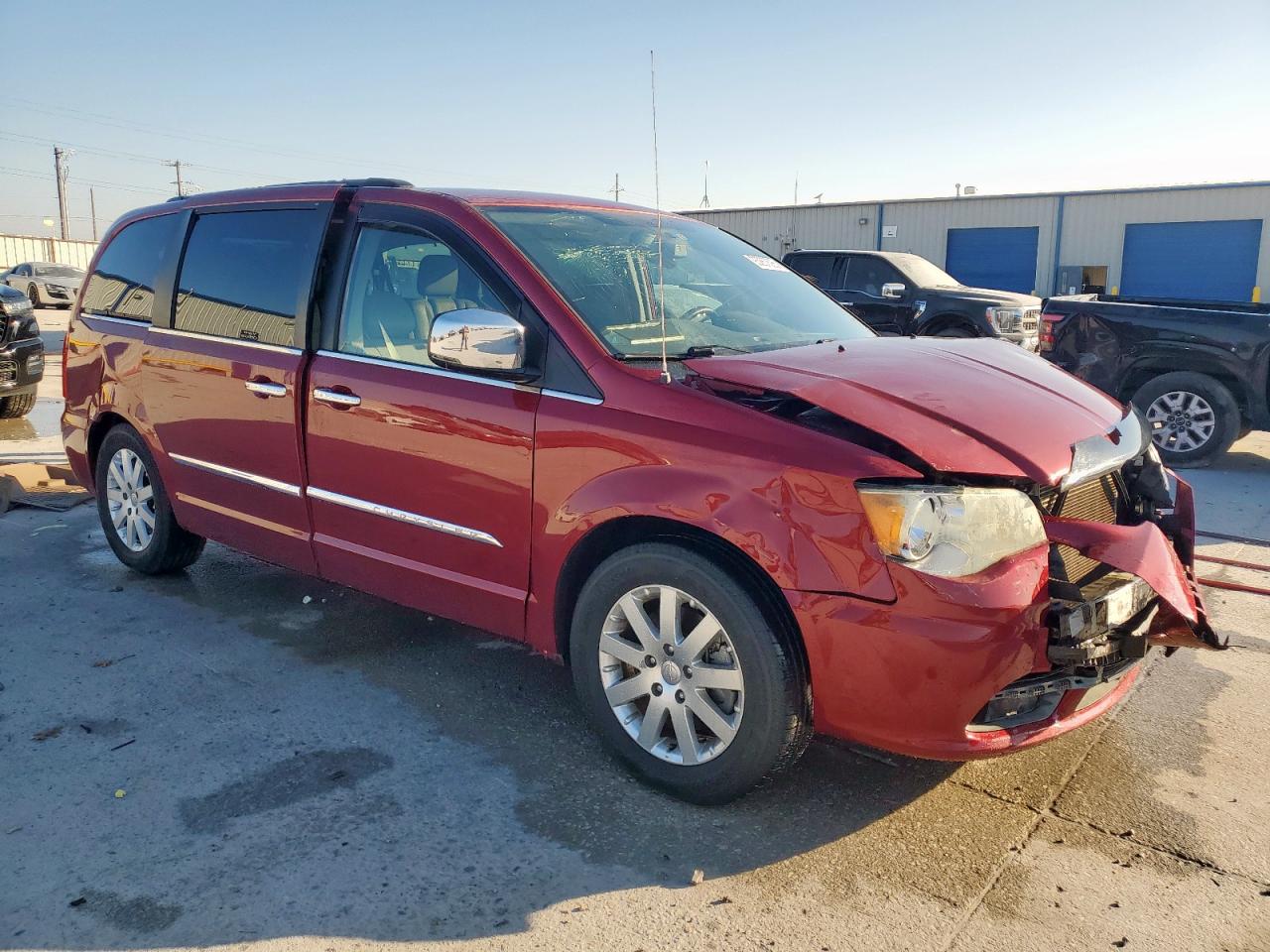 Chrysler Minivan Touring L Image 12