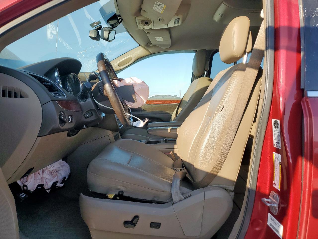 Chrysler Minivan Touring L Image 3