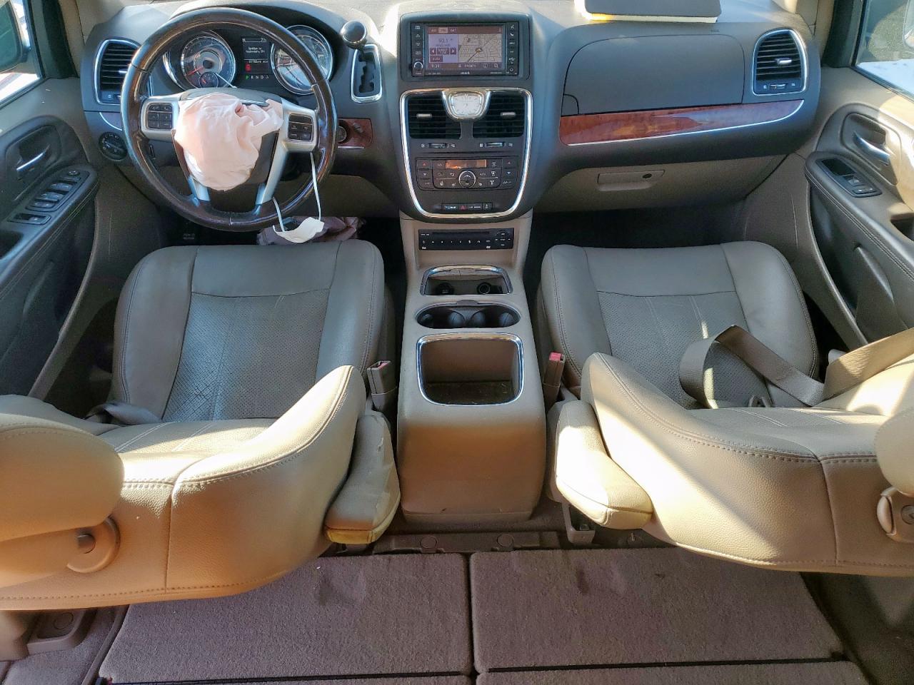 Chrysler Minivan Touring L Image 10